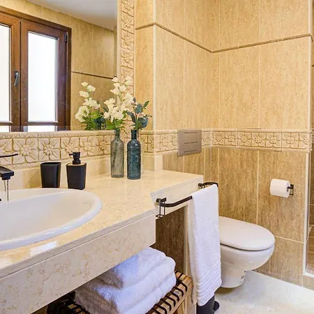 Tinajas Chic * Corralejo